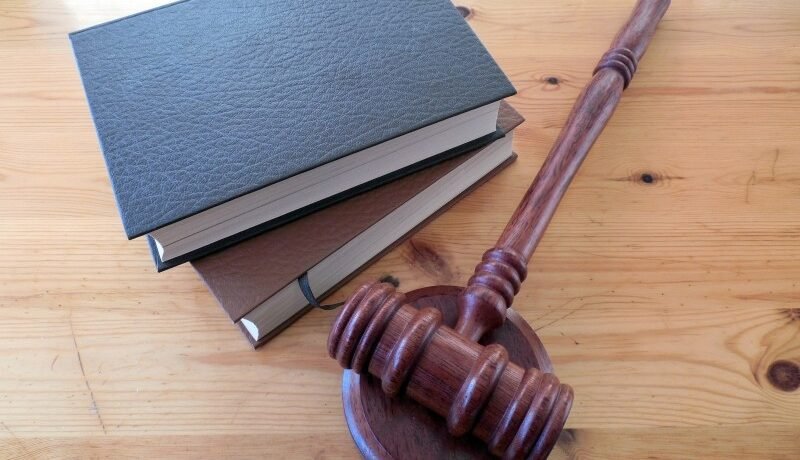 hammer-books-law-court-lawyer-paragraphs-rule-3